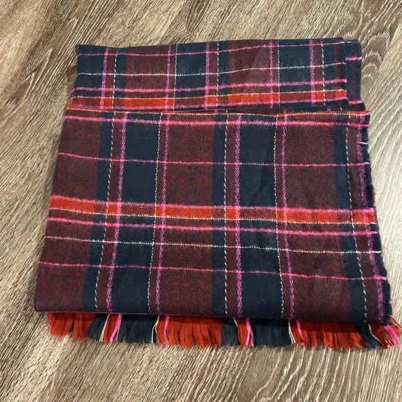 LOFT Plaid Blanket Scarf NWT - Picture 3 of 4